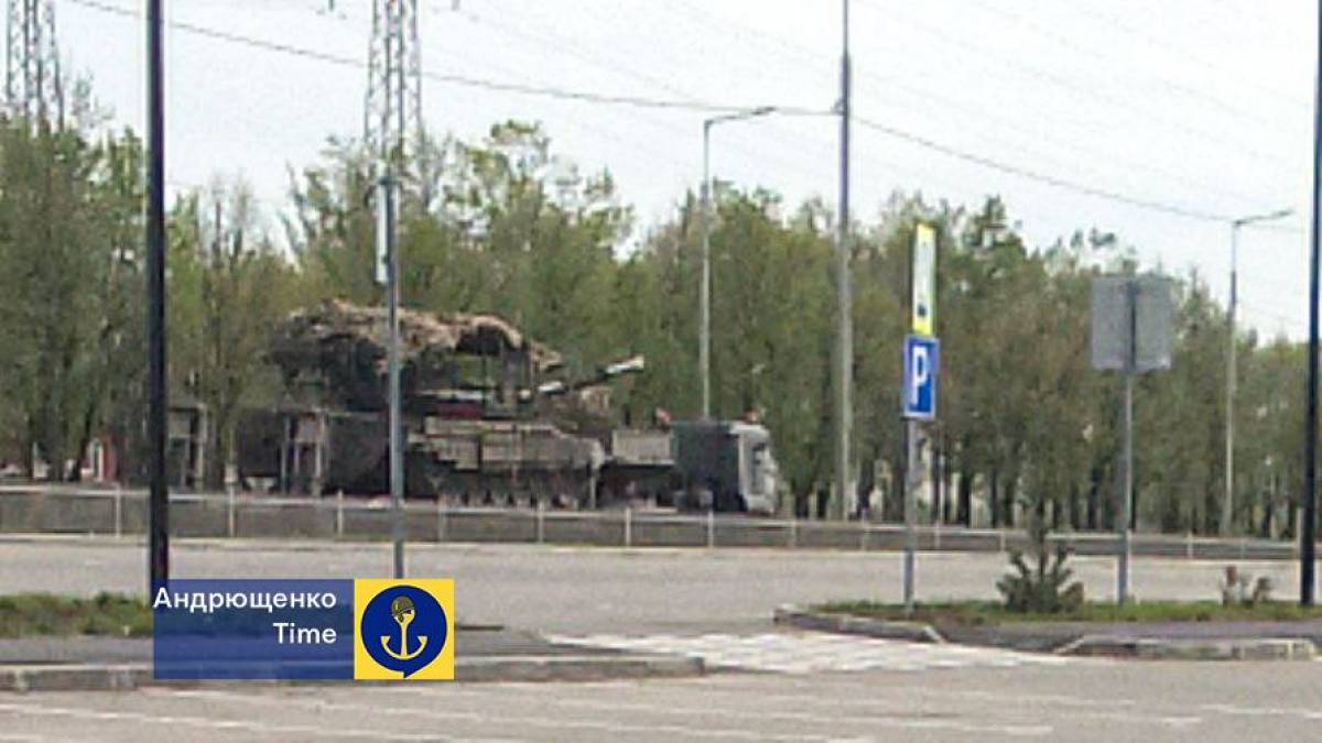 З Запорізької області окупанти перекидають через Маріуполь танки