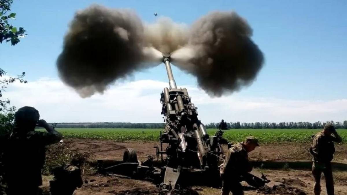 Генштаб ЗСУ — про орієнтовні втрати ворога на 17 травня: 489870 (+1410) осіб, 353 (+2) літаки, 326 (+1) гелікоптерів
