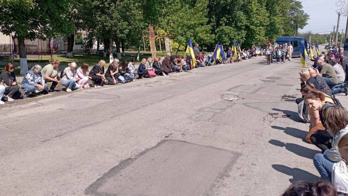 На Запоріжжі провели в останню путь загиблого героя, який вважався безвісти зниклим