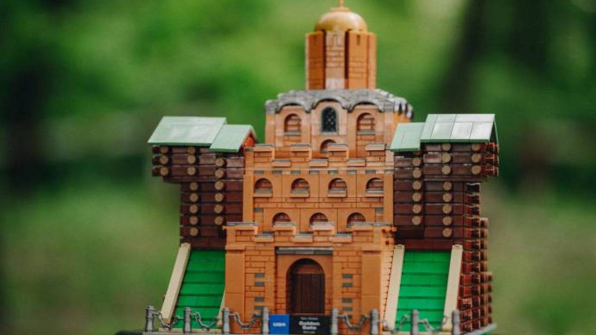 За допомоги конструкторів United24 і Lego Creators відбудують школу на Дніпропетровщині