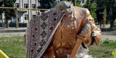 В Гуляйполі окупанти знищили пам’ятник Нестору Махну