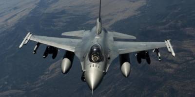 Перша група українських пілотів завершила навчання у США на F-16