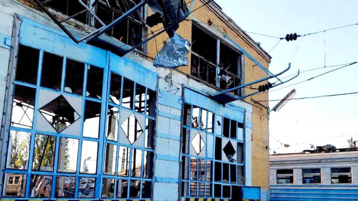 росія знову атакувала залізницю у Харківській області, пошкоджено поїзди