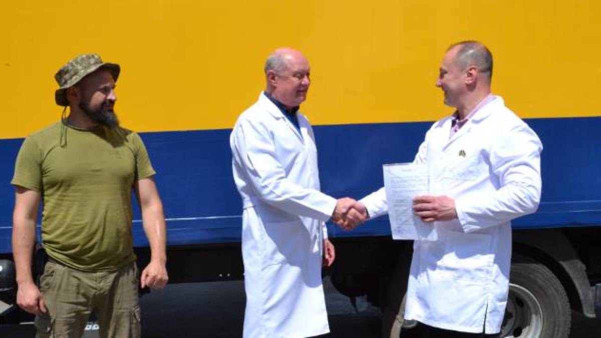 Запоріжжю передали 10 нових лабораторних автоклавів