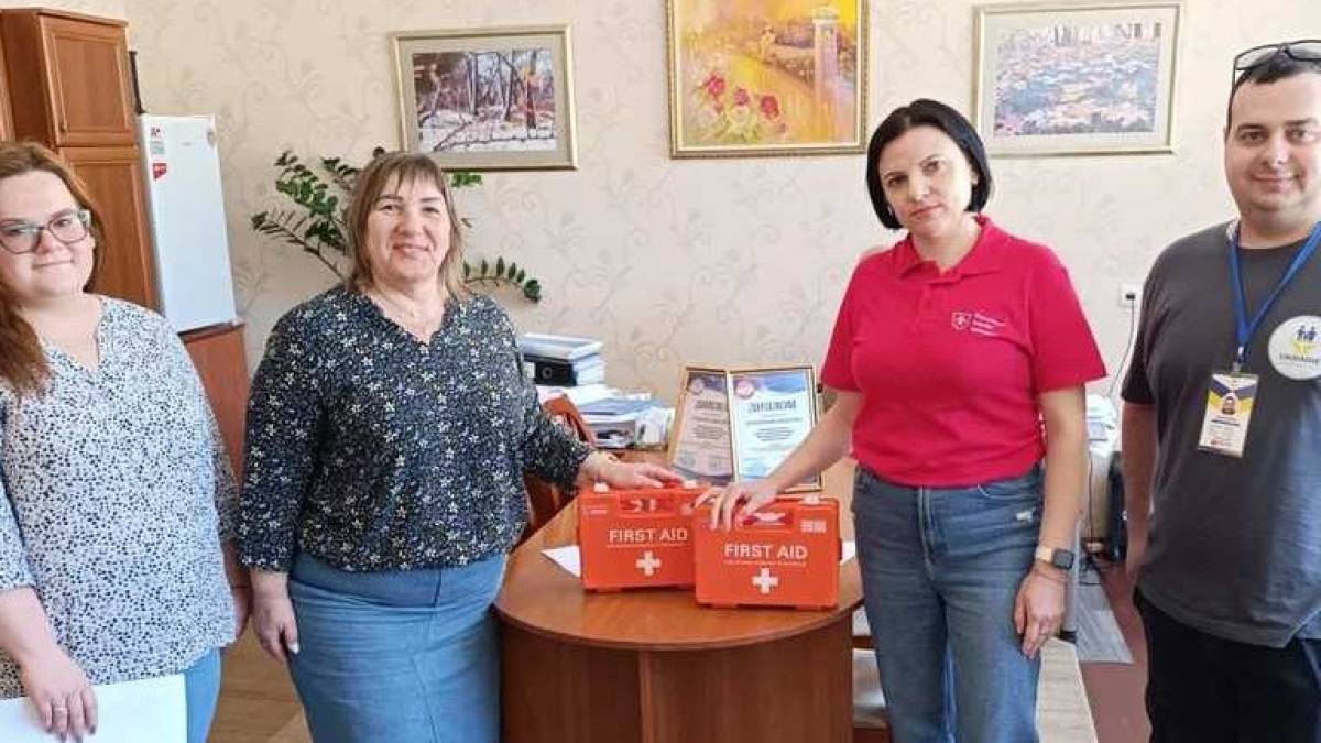 Запорізьким школам надали аптечки першої медичної допомоги