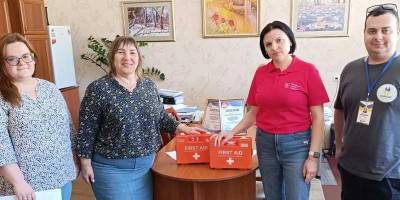 Запорізьким школам надали аптечки першої медичної допомоги
