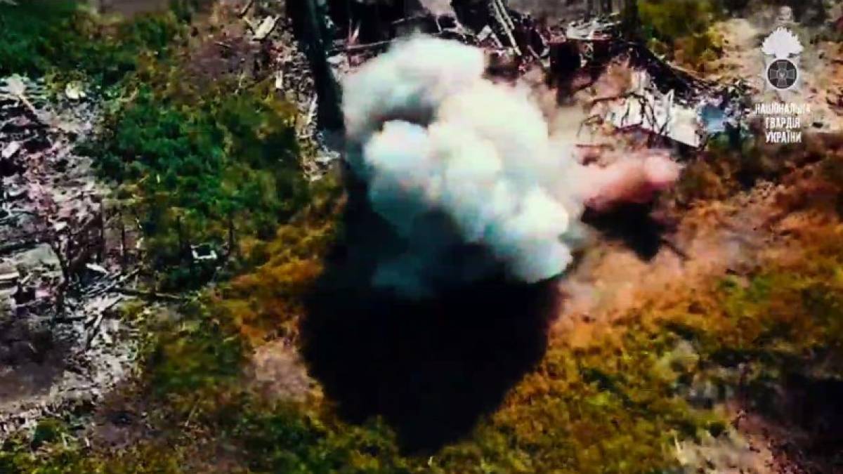 На Запоріжжі аеророзвідка НГУ знищує ворожі танки, бронетехніку, спостережни пости