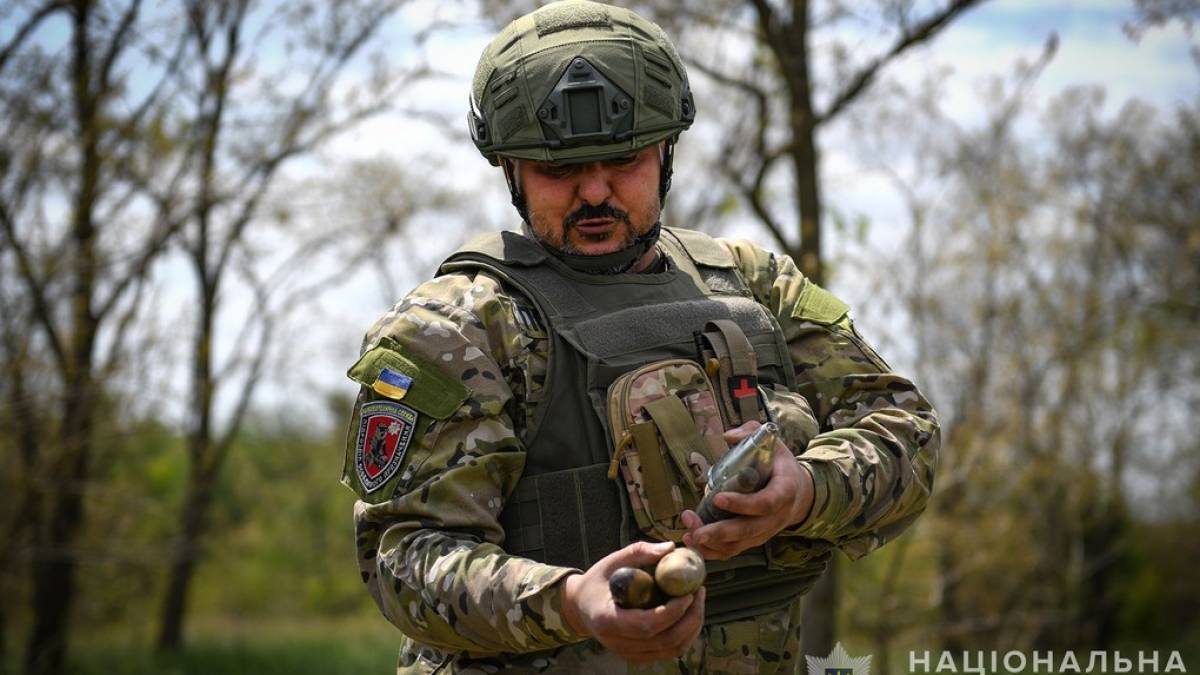 Поліцейські закликають запорожців бути обережними при поводженні з вибухонебезпечними предметами