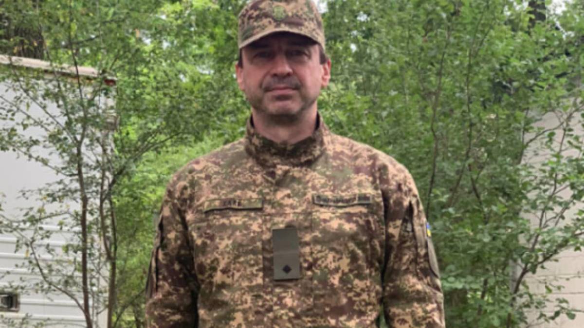 Ексфутболіст збірної України отримав первинне офіцерське звання