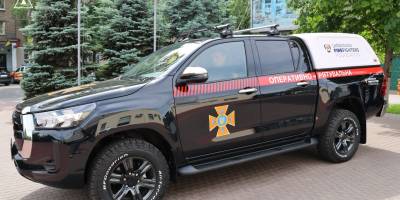 Запорізькі рятувальники отримали новий пікап для допомоги в прифронтових районах