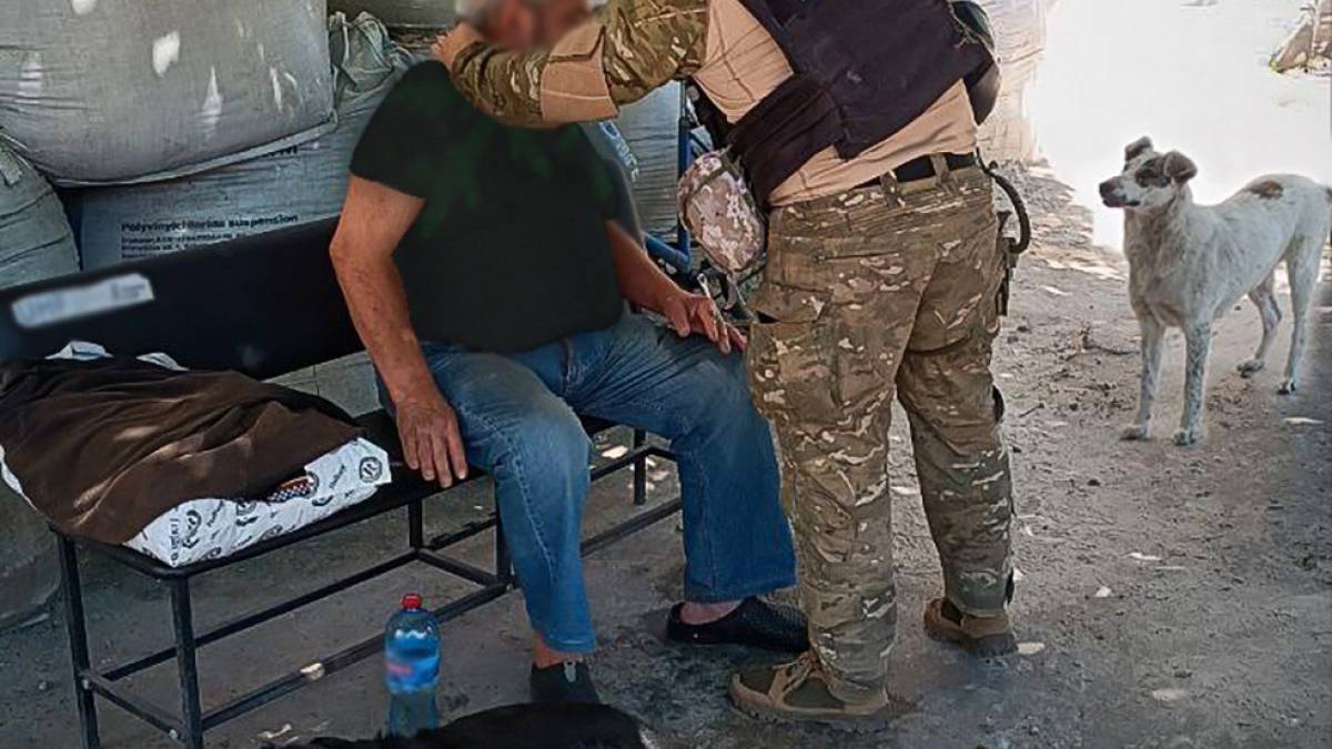 Поліцейські врятували життя літньому чоловіку в прифронтовому Оріхові