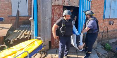 На Запоріжжі медики ДСНС евакуювали із зони обстрілу травмованого чоловіка