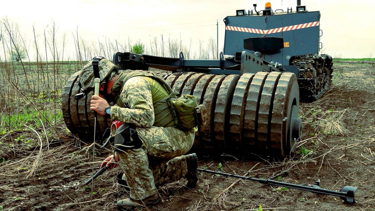 Розмінування України: справа лише професіоналів