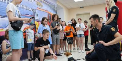 Пес Патрон завітав до запорізької малечі
