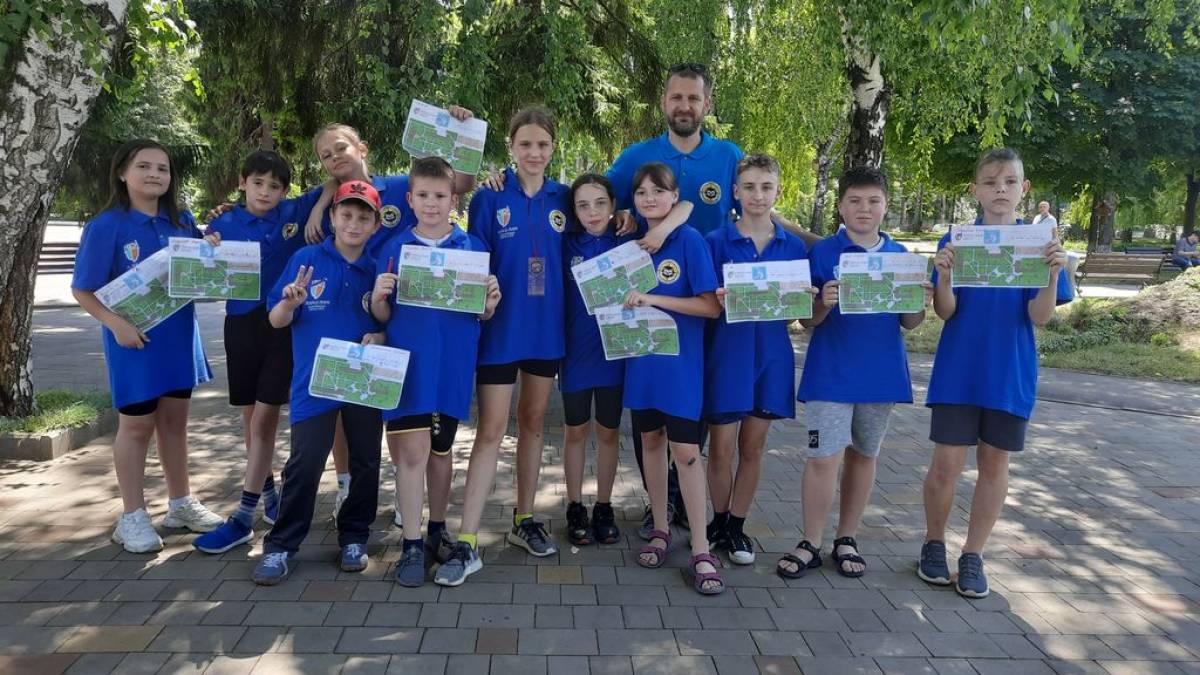 Запорізькі «Іжаки» готуються до фіналу всеукраїнських шкільних ліг «Пліч-о-пліч»