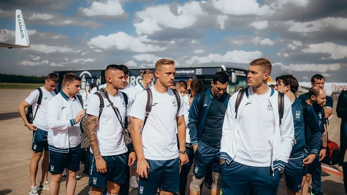 Збірна України завершила тренування у Німеччині і вже повним складом переїхала до Польщі