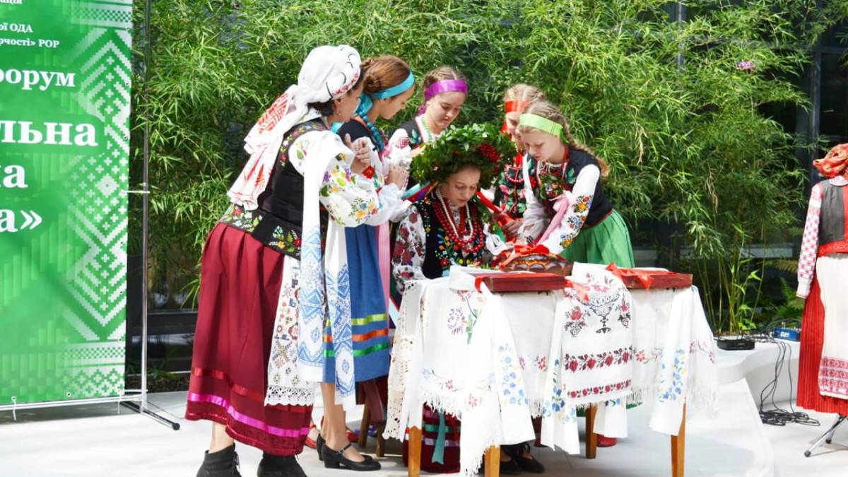 До списку нематеріальної культурної спадщини включили весільний обряд Рівненщини