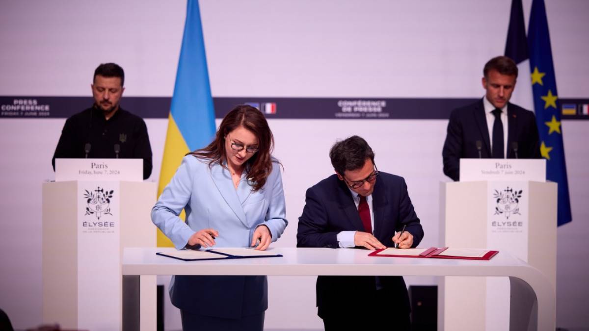 Україна і Франція підписали низку угод: оборона, критична інфраструктура, атомна енергетика