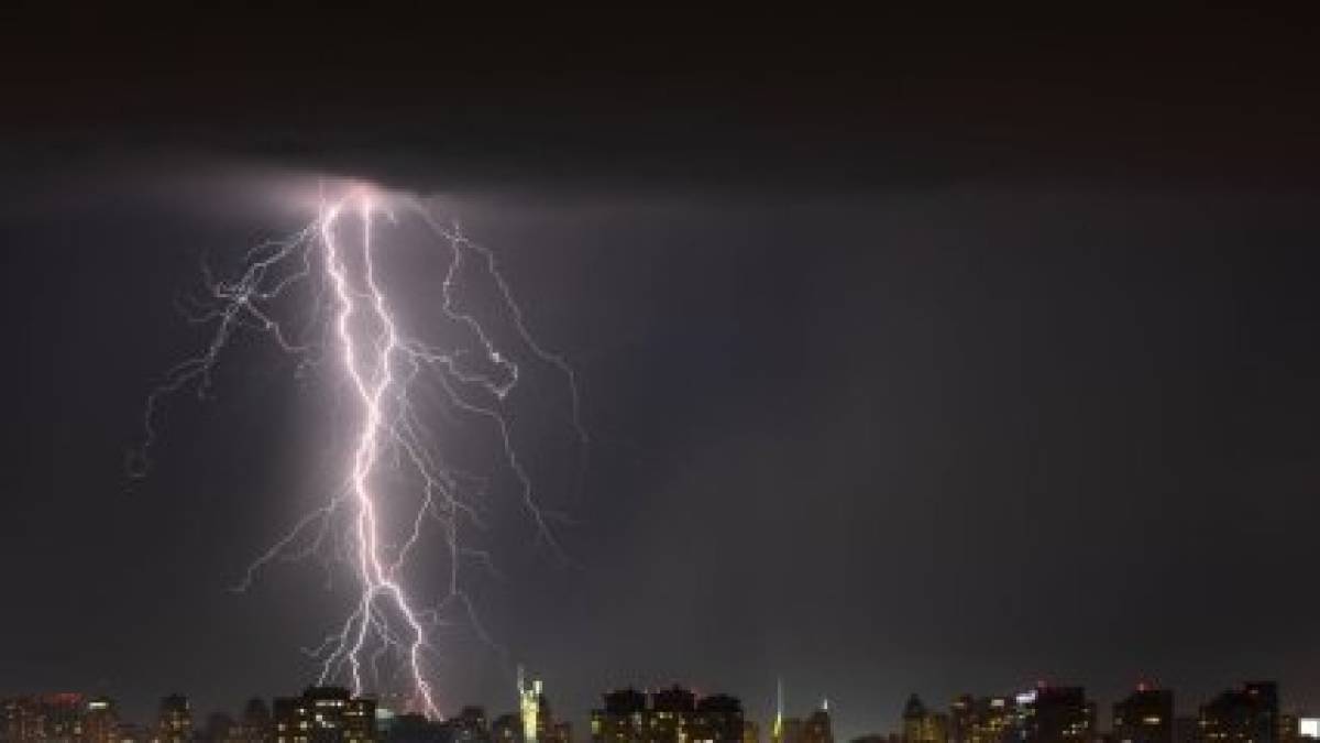 У Запоріжжі та області оголошено штормове попередження