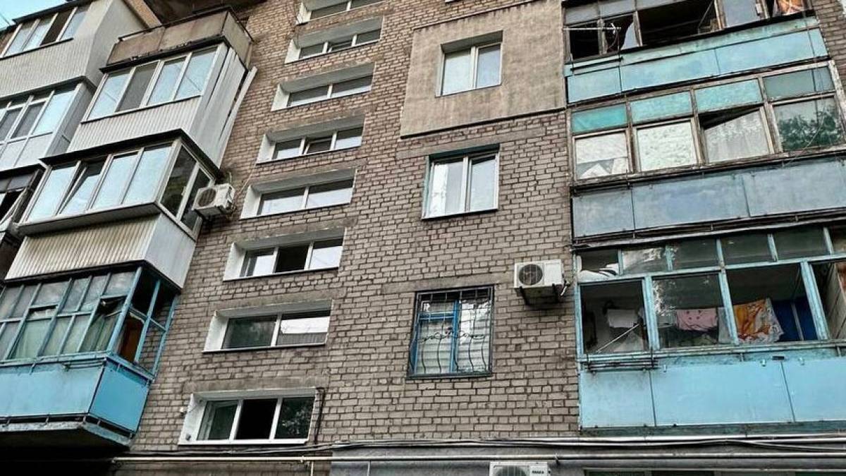 У Запоріжжі продовжують роботи з ремонту житлового фонду міста.