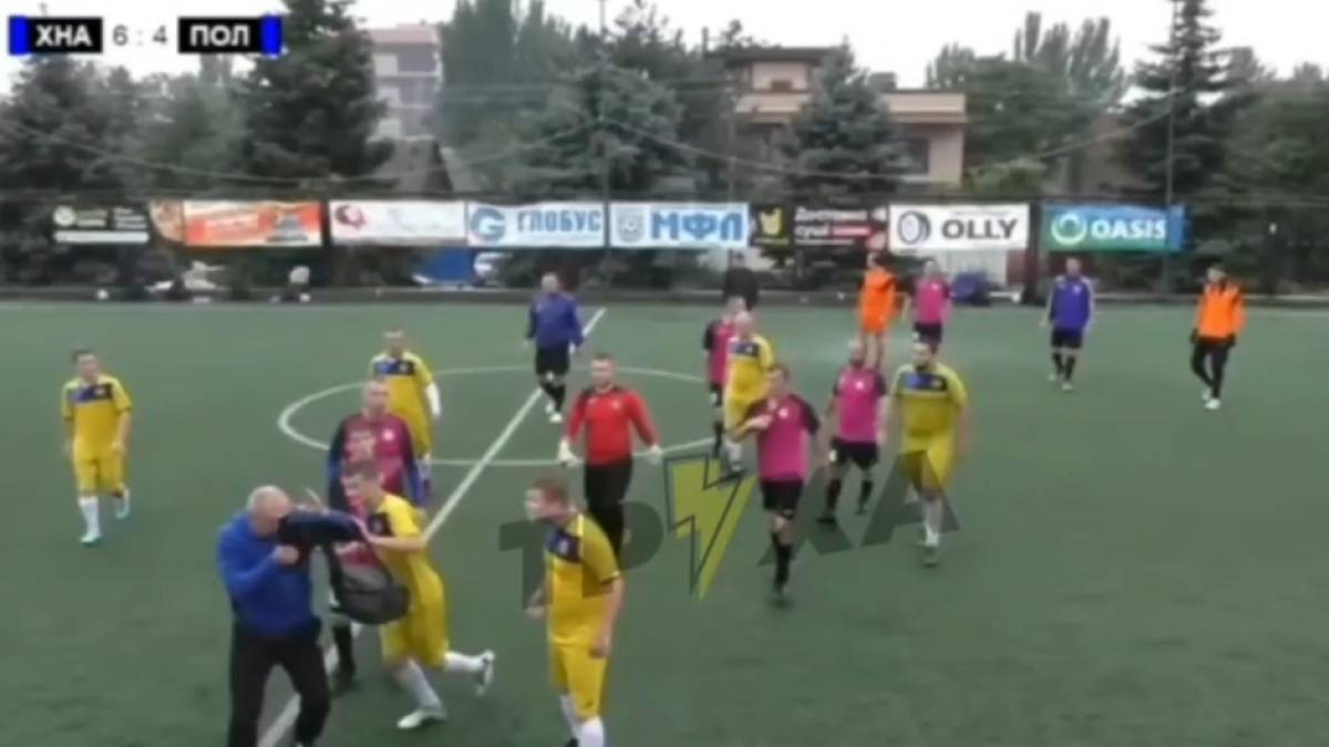 У поліції Запоріжжя почали службове розслідування бійки на футбольному матчі – відео
