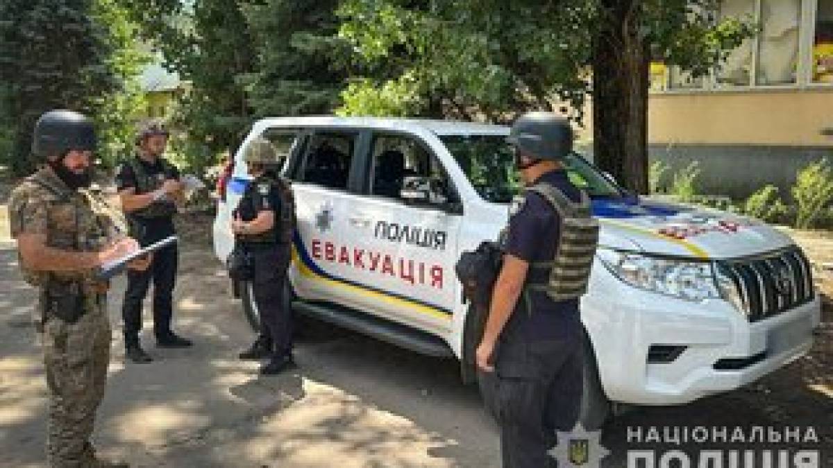 У Гуляйполі окупанти атакували дроном евакуаційний автомобіль