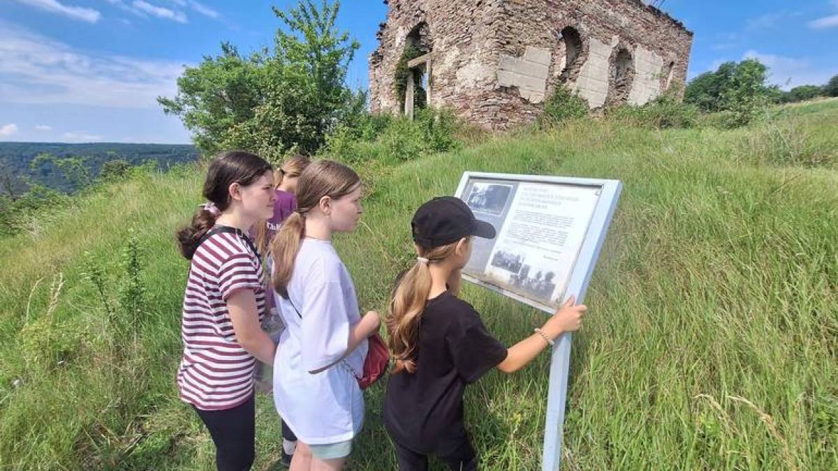Які цікавини запорізькі юні краєзнавці побачили на Тернопільщині