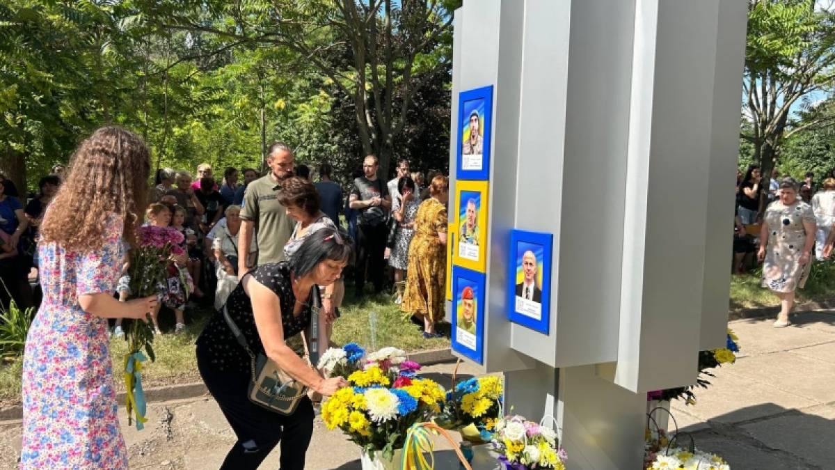 У Вільнянську відкрили Алею Героїв