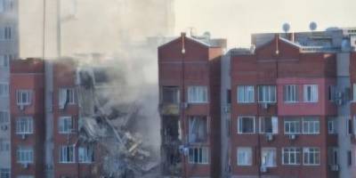 У Дніпрі російська ракета влучила в багатоповерхівку — є поранені (доповнено)