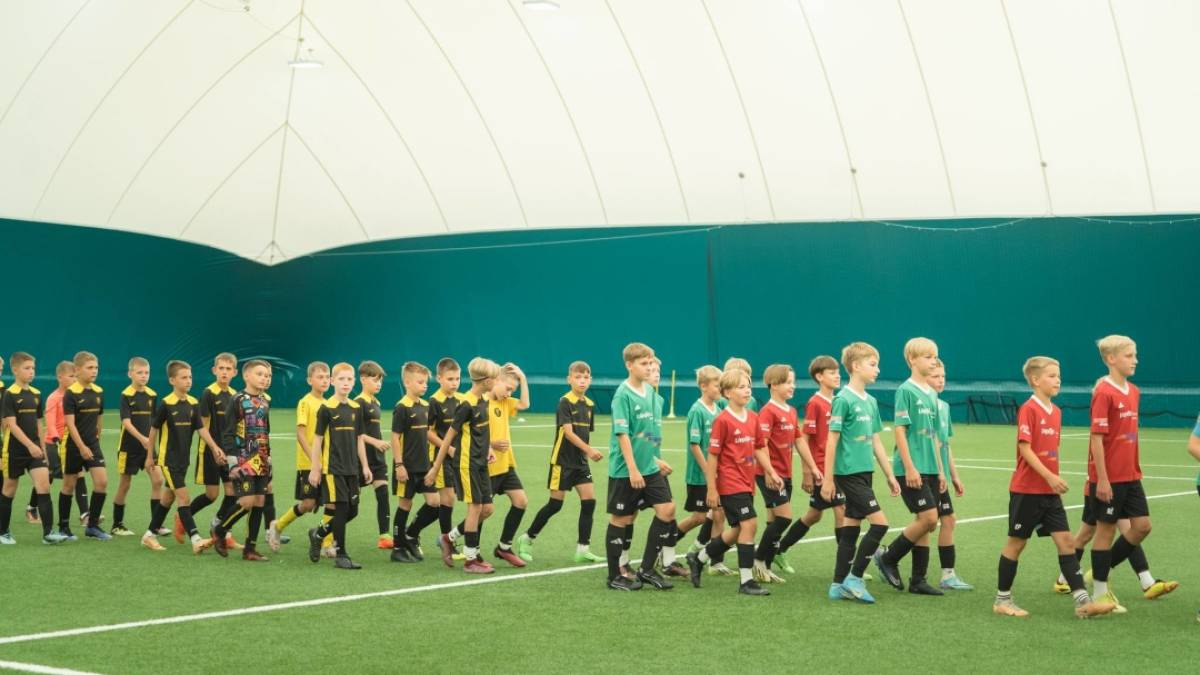 Маленькі футболісти Чернігівщини будуть тренуватися у спортивному таборі в Латвії