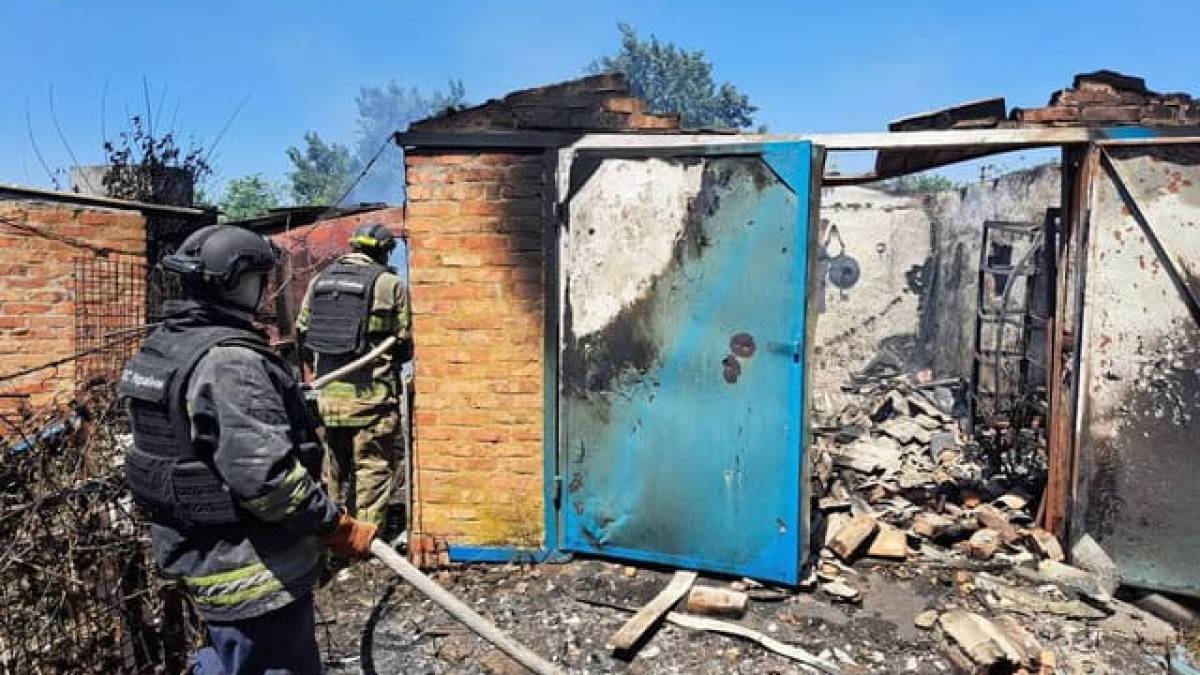 ДСНС Запорізької області: ліквідація наслідків ворожих обстрілів 2 липня