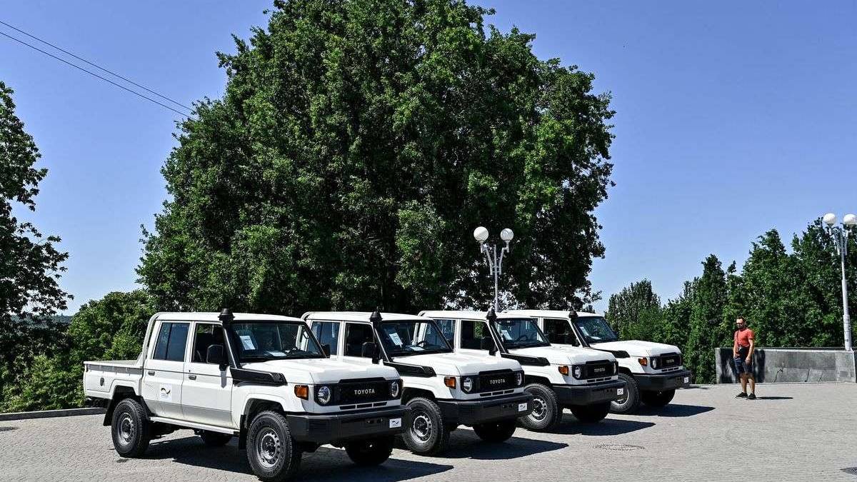Громади Запорізької області отримали позашляховики від німецьких партнерів