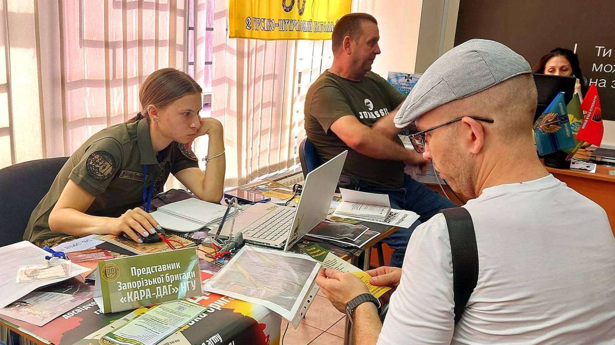 В Запорожье начинают работу рекрутеры запорожской бригады Национальной гвардии Украины “Кара-Даг”