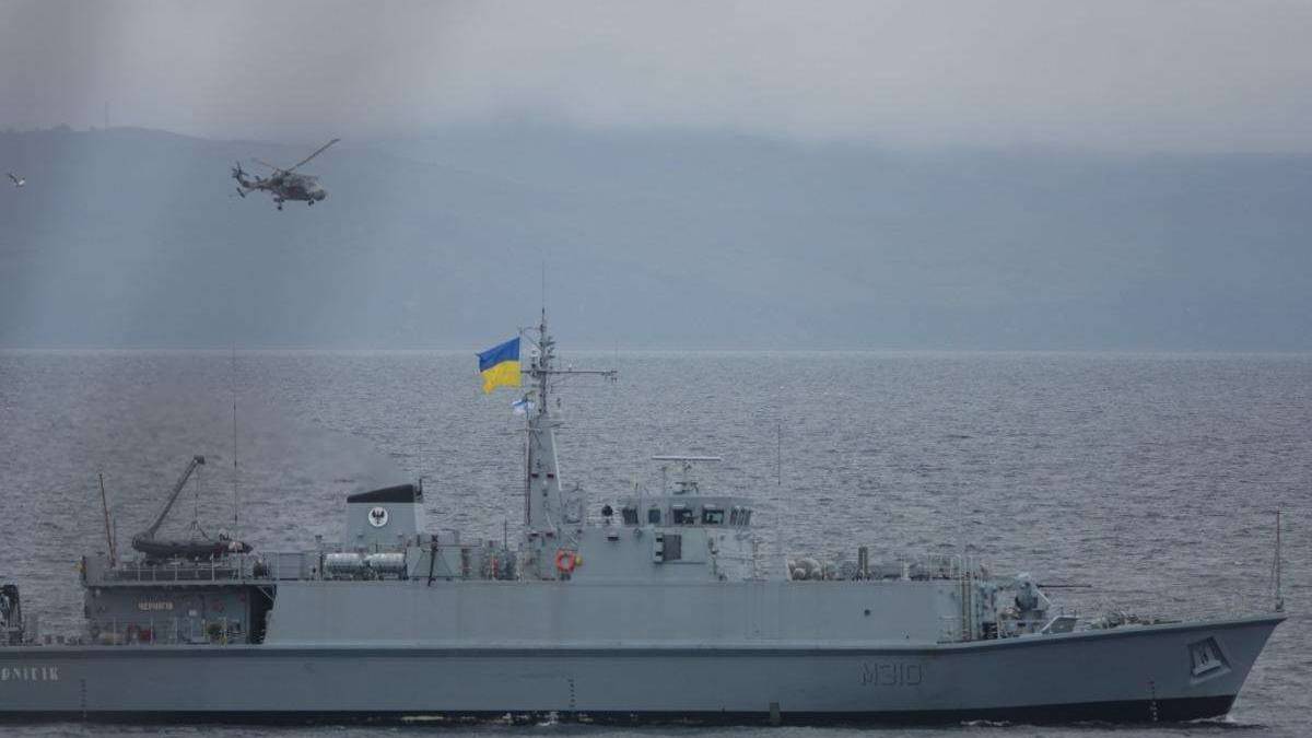 Кульмінація підготовки: тральщики «Чернігів» і «Черкаси» провели навчання з кораблями НАТО