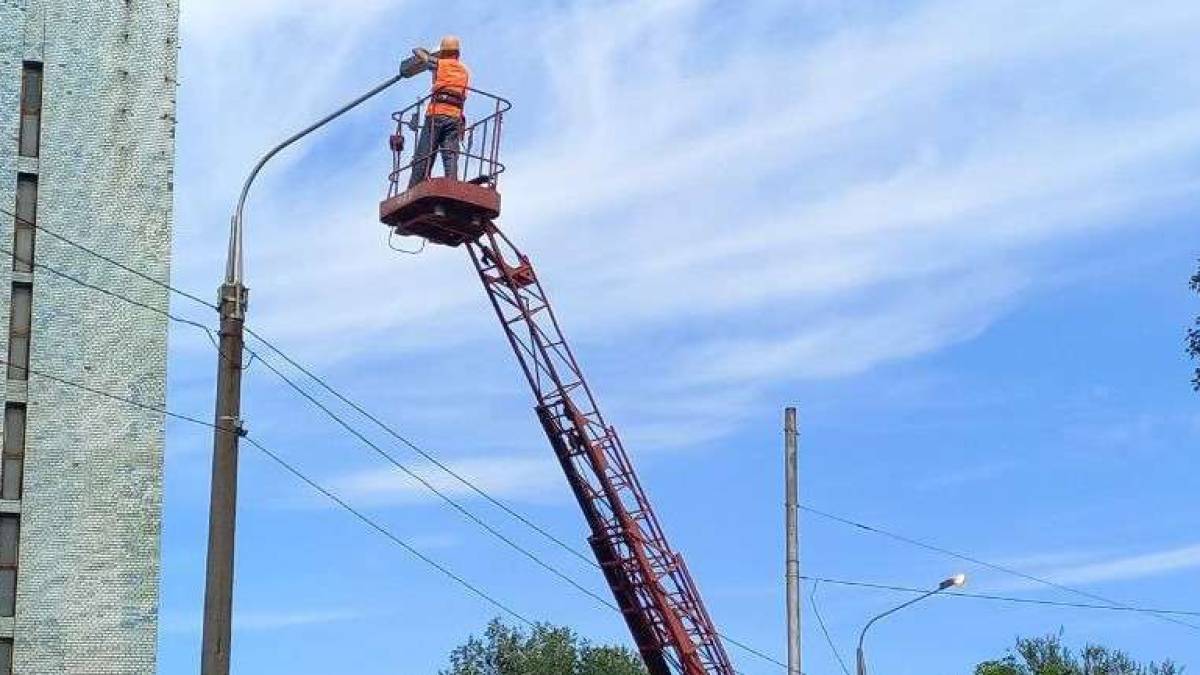 У Запоріжжі упорядковують вуличне освітлення
