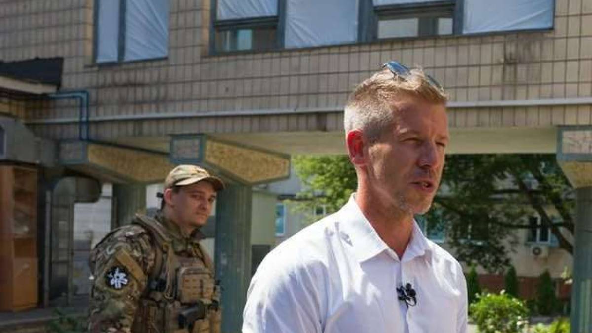 Супротивник Орбана Петер Мадяр привіз до Києва допомогу від угорців
