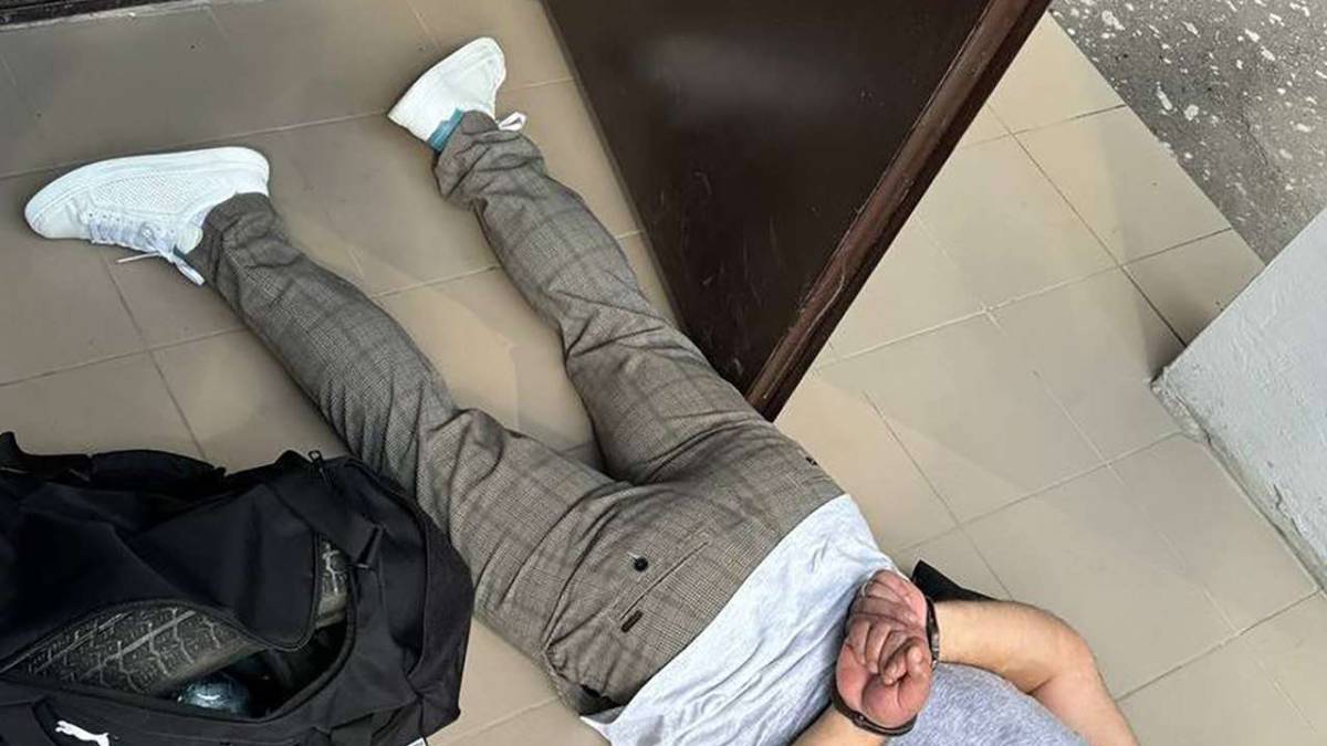 У Запоріжжі чоловіки на замовлення палили квартири містян