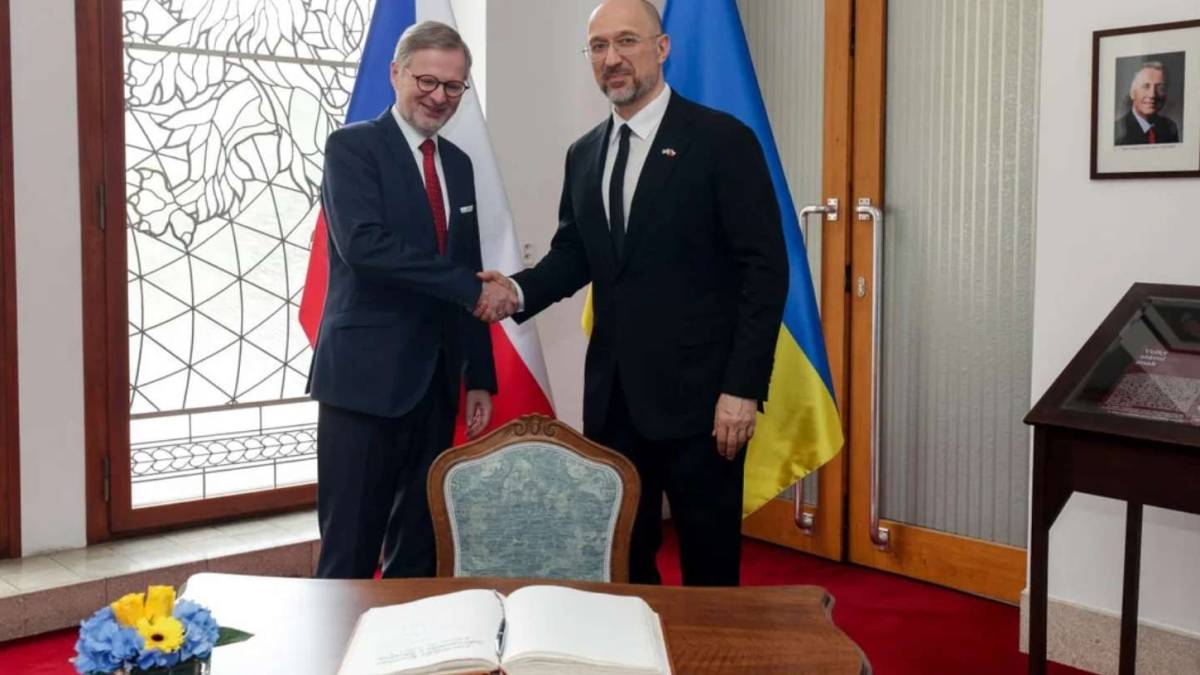 Україна і Чехія підписали угоди  про виробництво гвинтівок та патронів