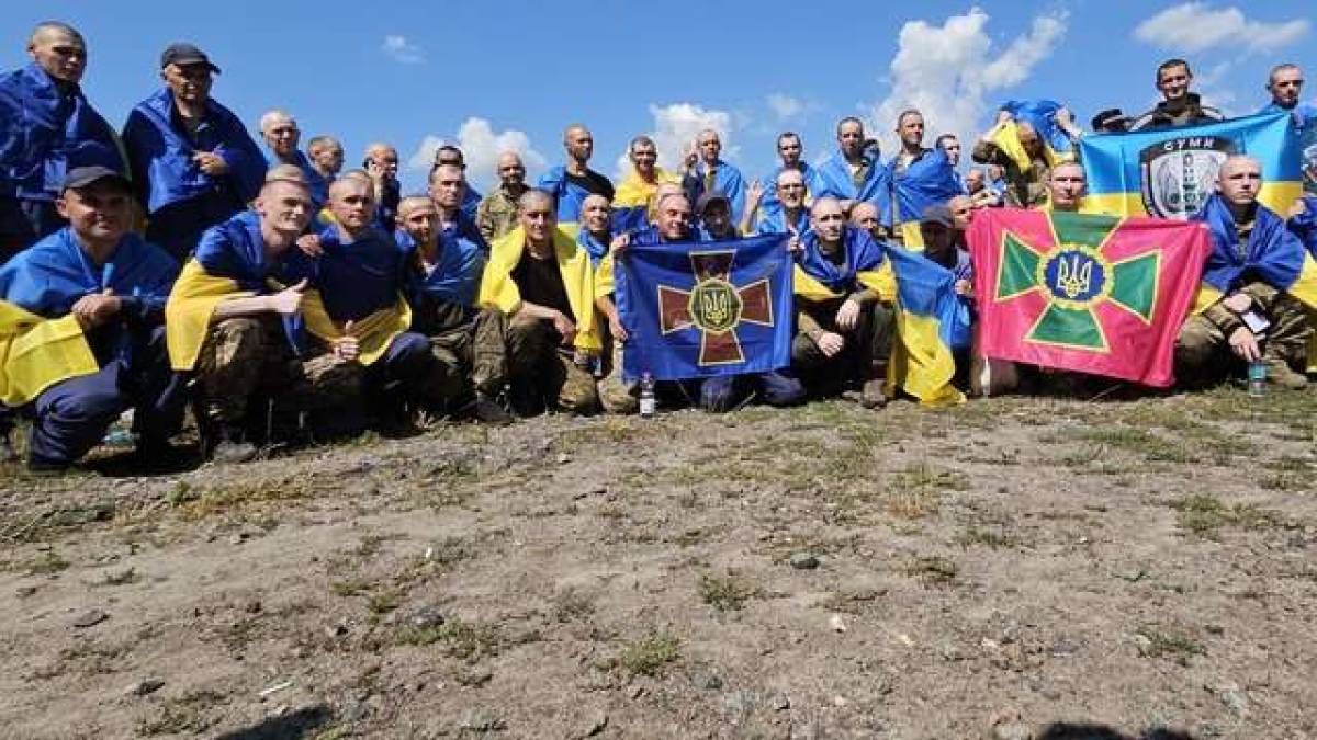 Із російського полону повернули додому ще 95 українців (доповнено)