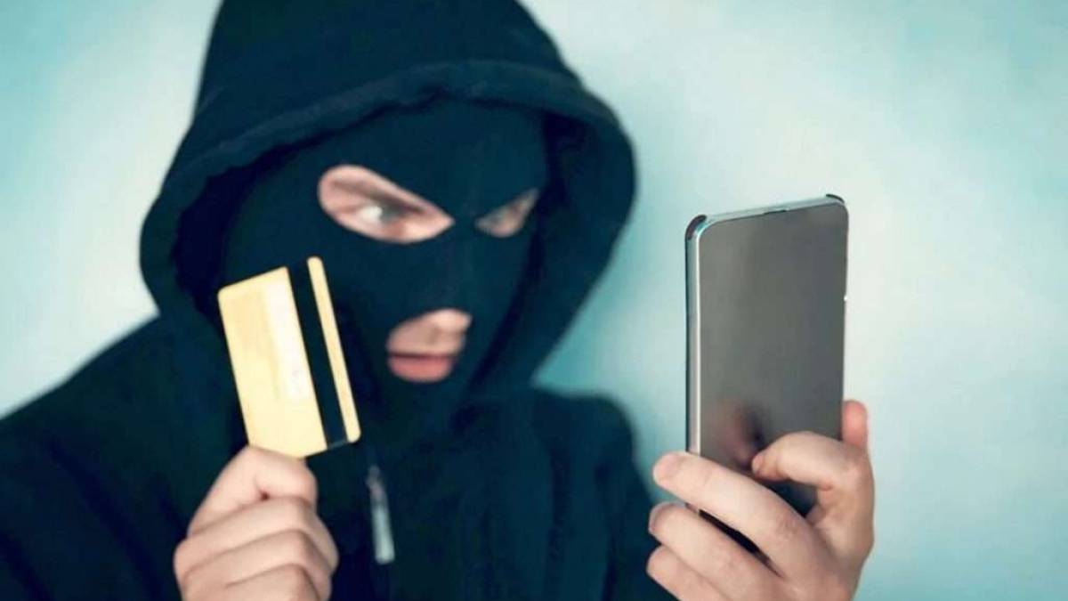 Мешканців Запоріжжя попереджають про нову шахрайську «банківську схему»