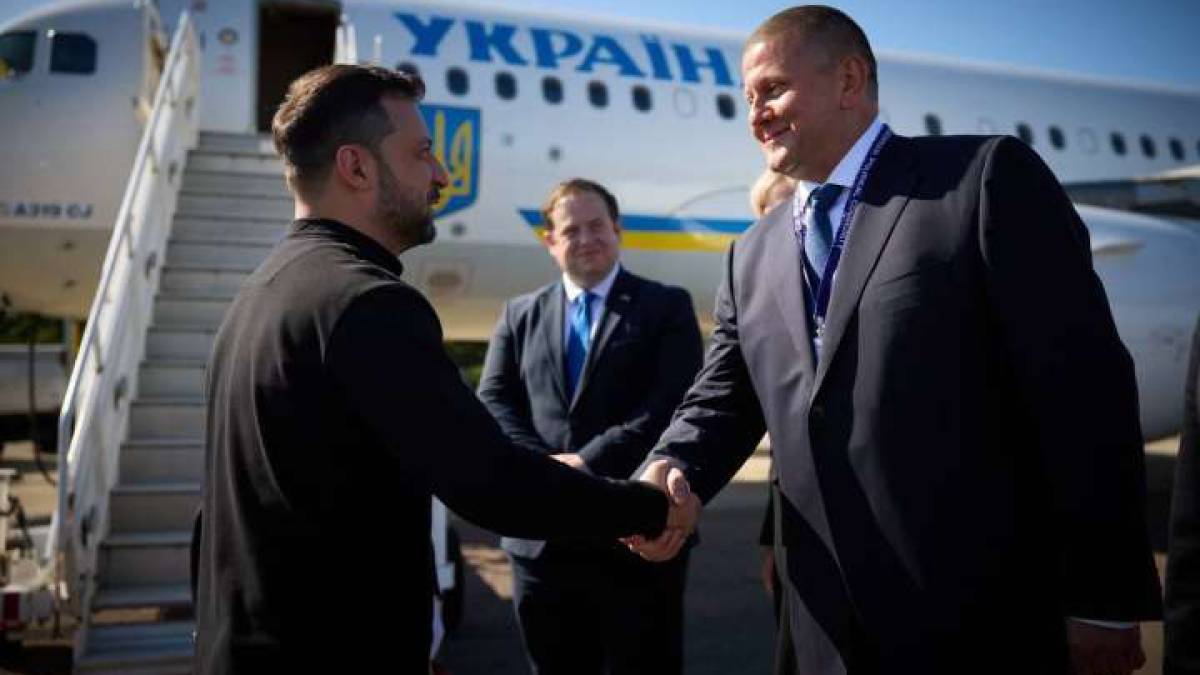 Президент Зеленський прибув до Великої Британії для участі у саміті Європейської політичної спільноти