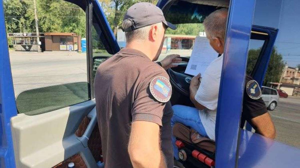 У Запоріжжі водіїв маршруток оштрафували на 100 тисяч гривень