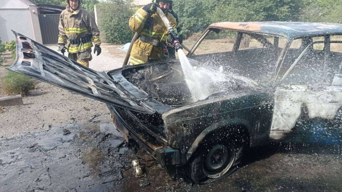 У Запоріжжі через спеку згорів автомобіль