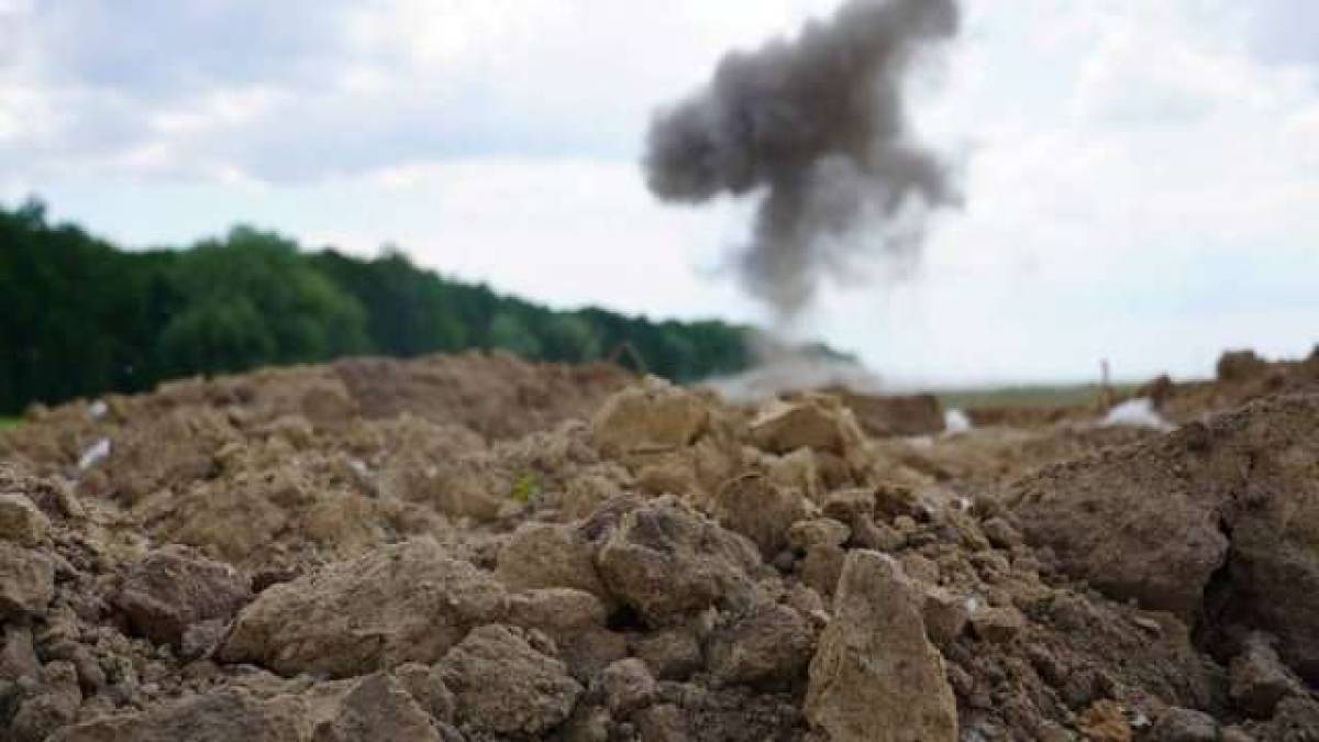 Окупанти атакували FPV-дроном комбайн у Сумській області, є загиблий і поранений