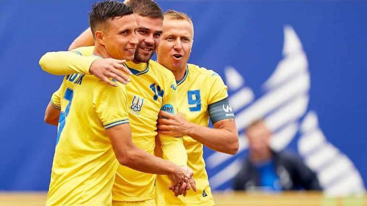 Українці виграли Євролігу-2024 з пляжного футболу в дивізіоні В і підвищилися у класі
