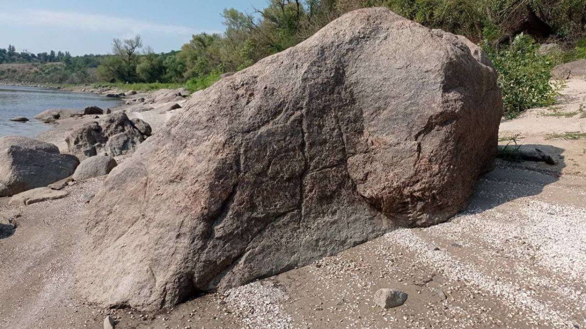 Оголені скелі Хортиці пропонують нові загадки