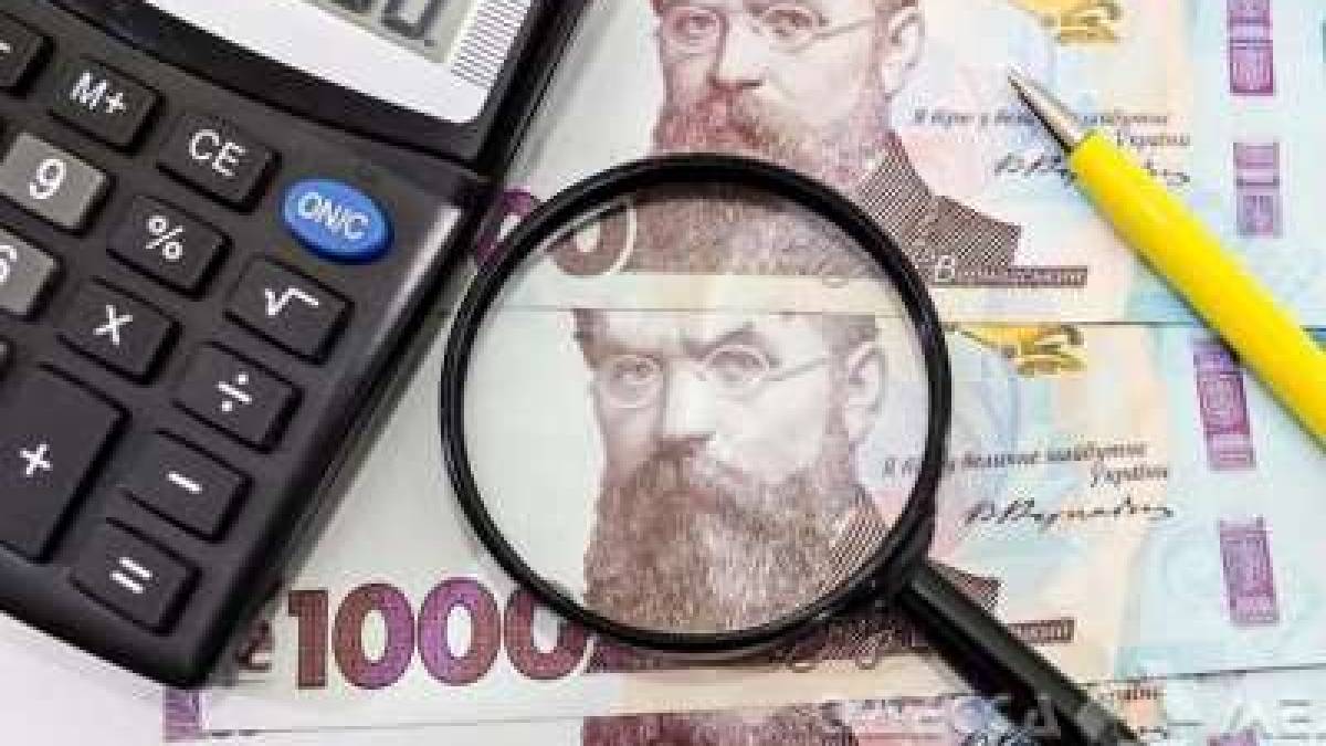 Уряд готує підвищення податків для українців. Хто скільки платитиме