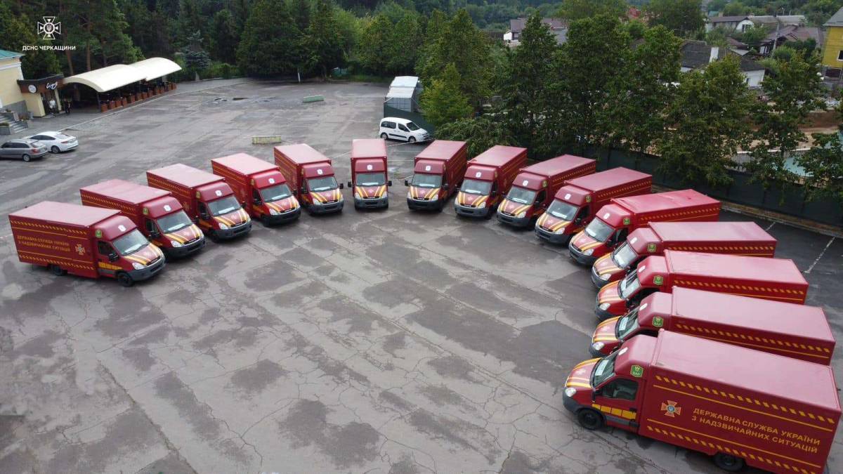 Рятувальники отримали ще 15 пересувних автотранспортних майстерень