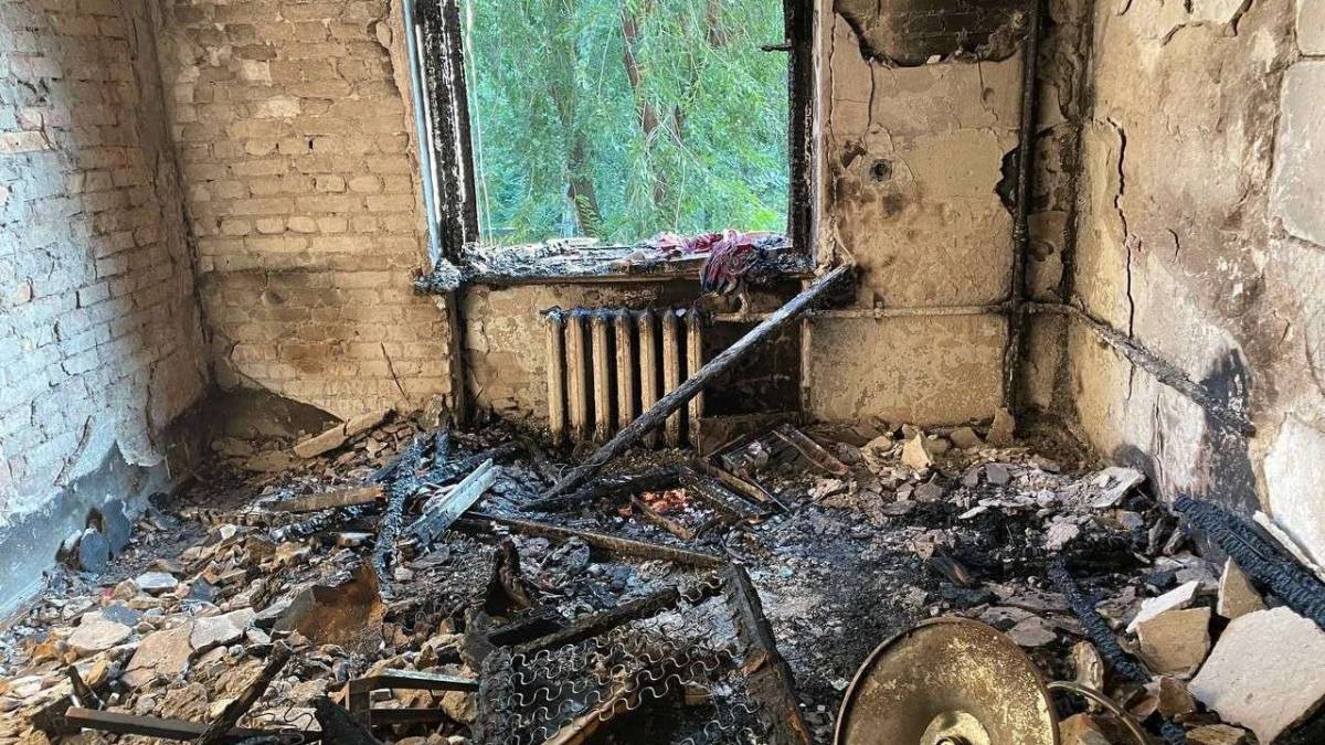 У Запоріжжі з палаючої багатоповерхівки евакуювали 15 мешканців
