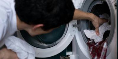 Енергетики закликають українців користуватися потужними електроприладами у денні години